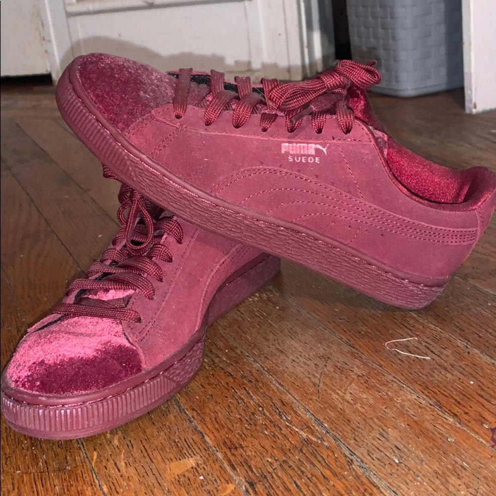 Velvet Puma Sneakers!